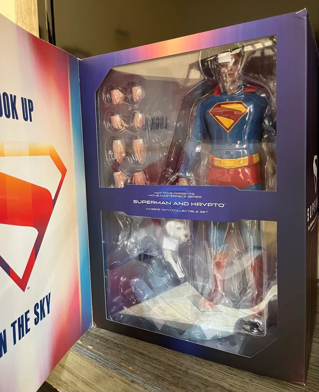 Superman and Krypto - Hot Toys - Foto 4