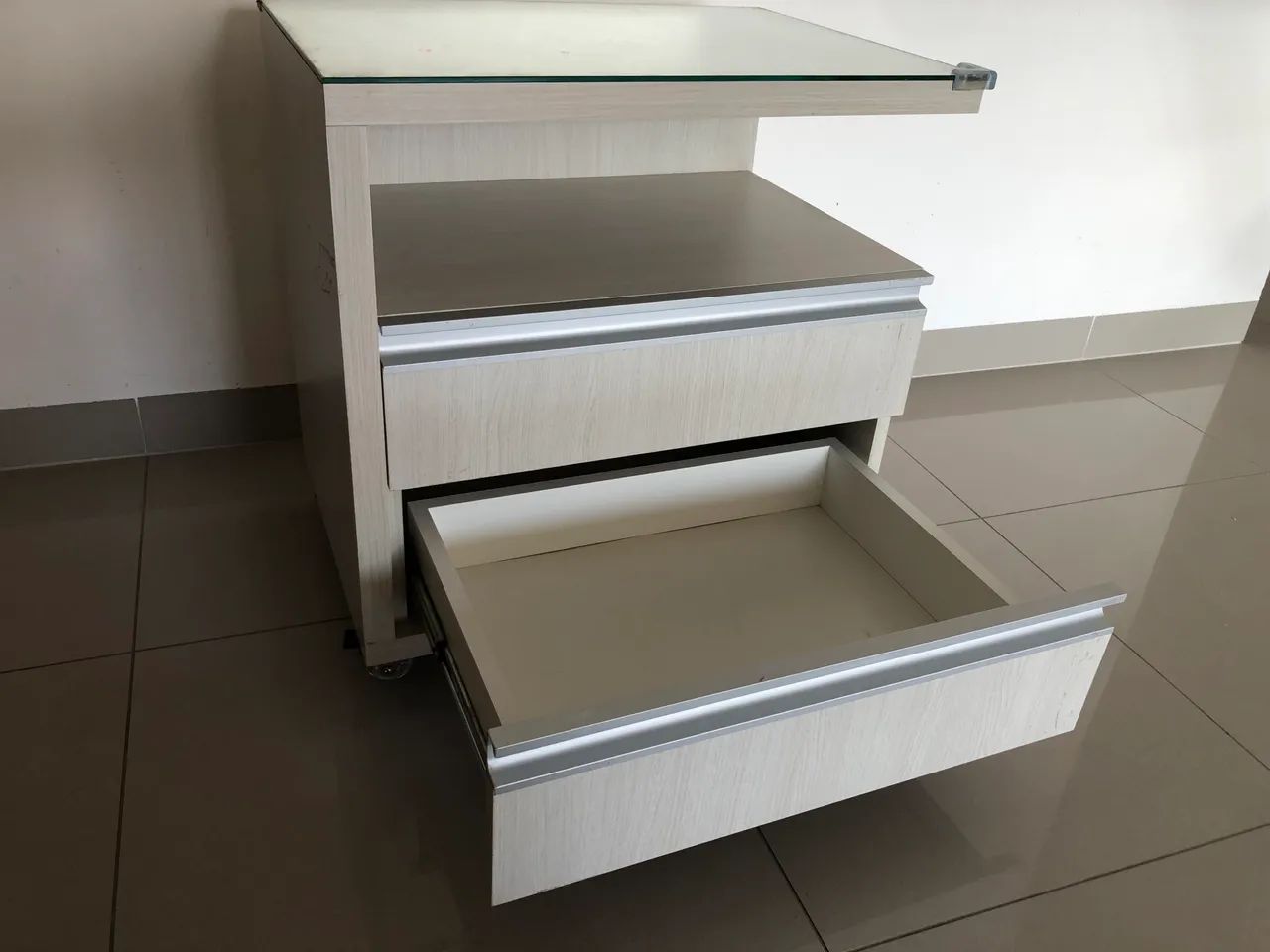 Criado mudo com gaveta  - Foto 3