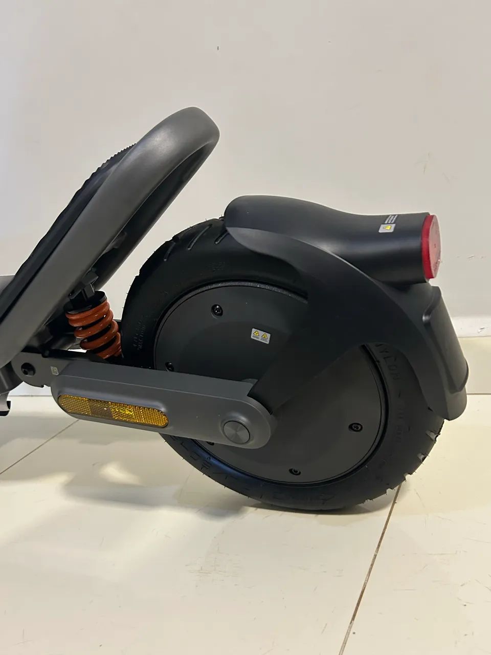Patinete Xiaomi Scooter 6 Rodas 12 polegadas e potência motor de 800watts - Foto 5