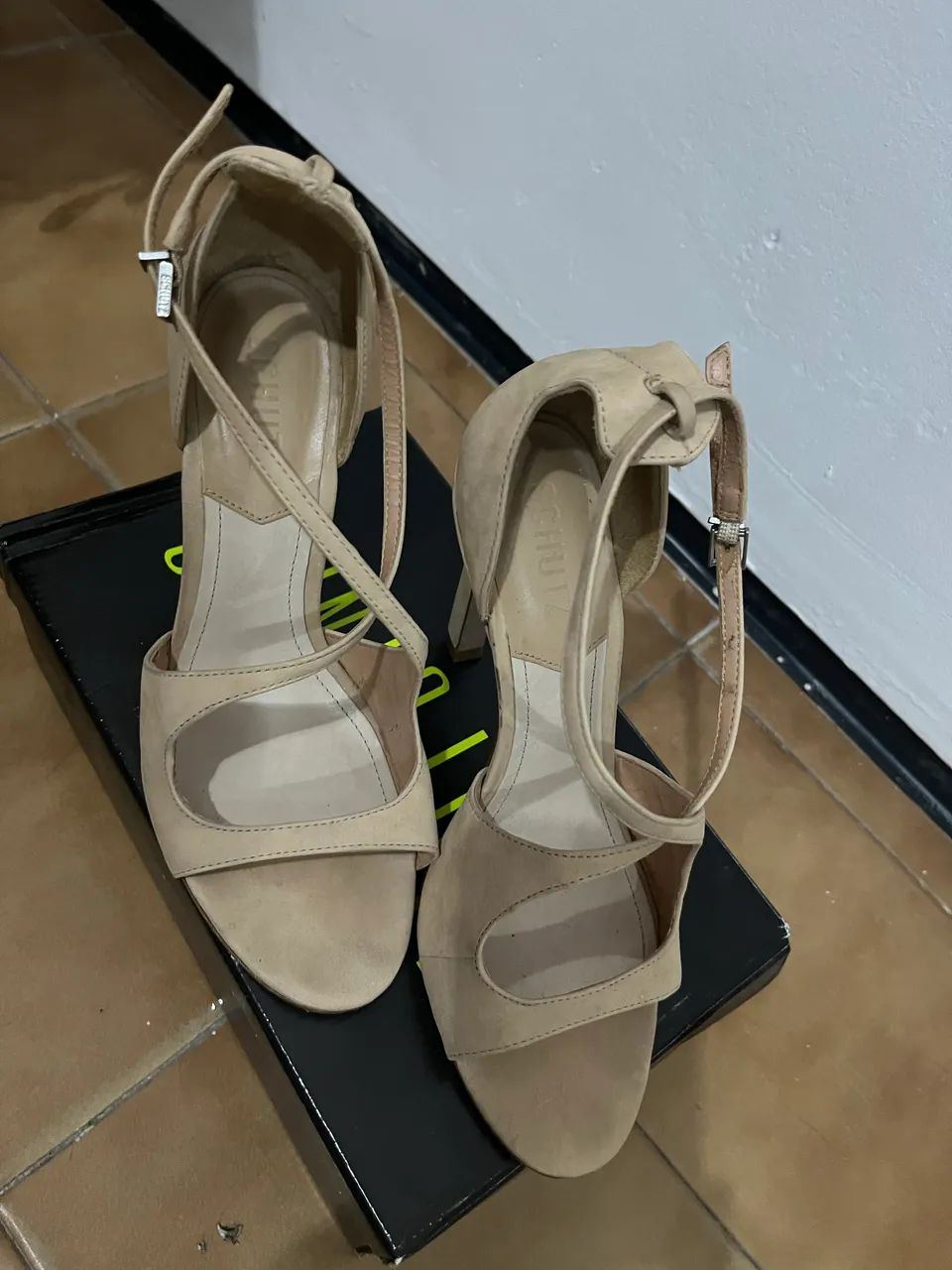 Sandália Nude Schutz  - Foto 2