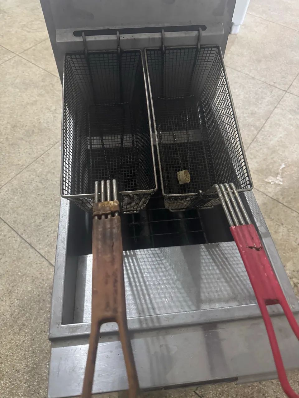 Fritadeira a gás profissional vulcânica - Foto 4
