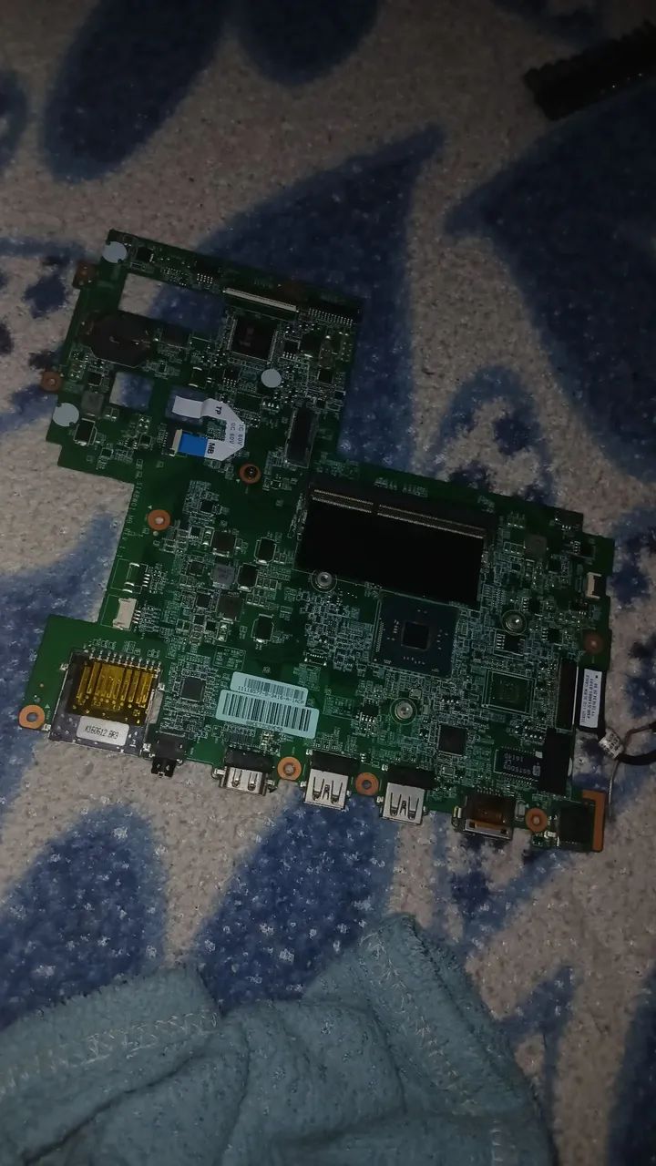 Placa Mãe (71R-S14BW4-T811)