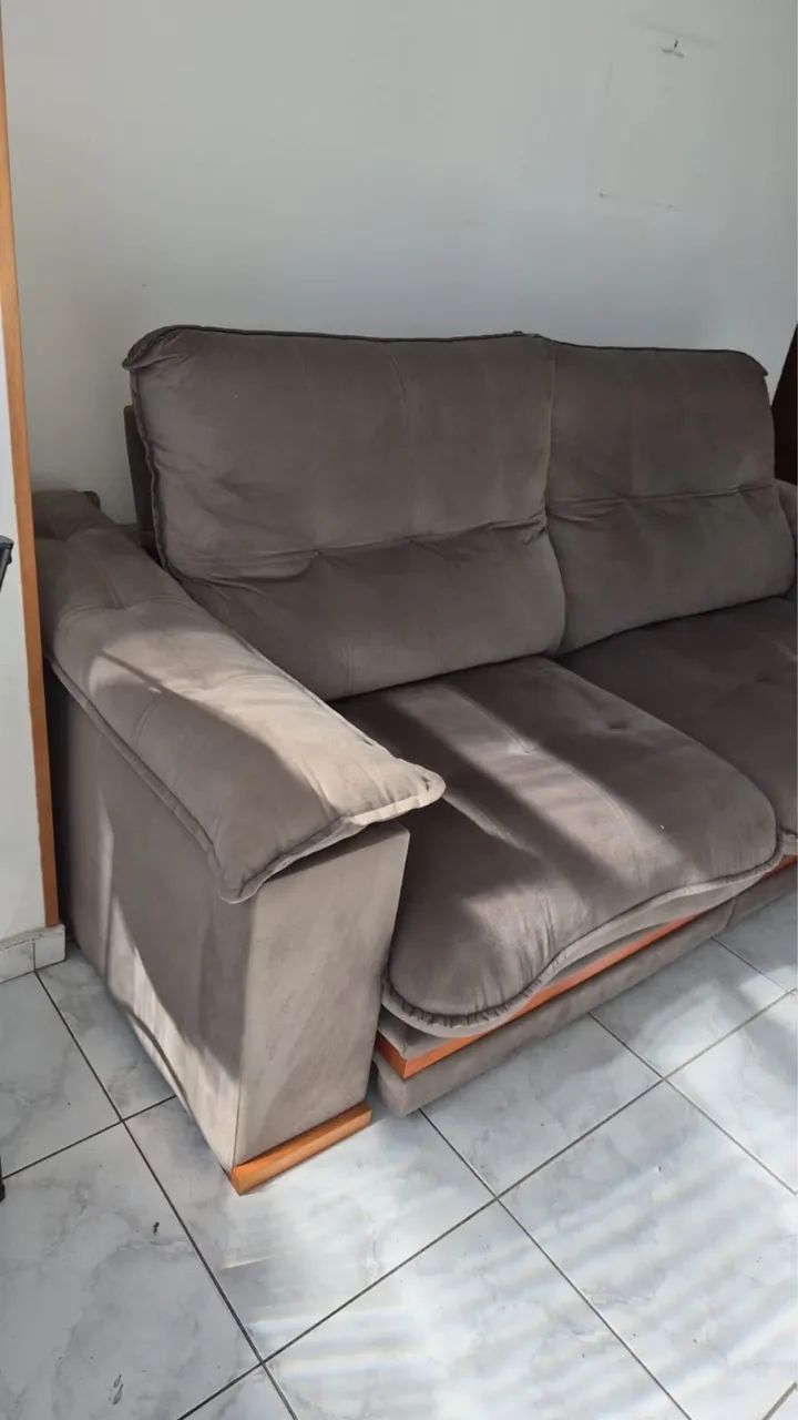Sofá retrátil 2 lugares estado de novo  - Foto 2