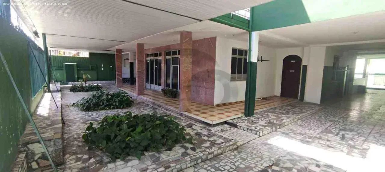Casa Espaçosa com 600m² e Garagem para 9 Carros à Venda no Suissa - Foto 3