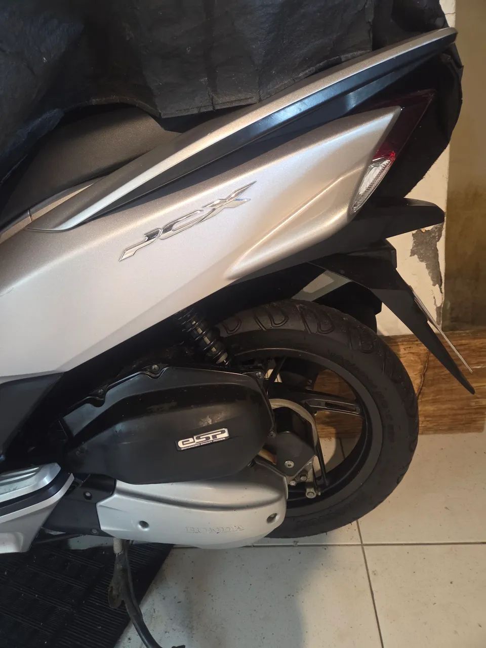 Honda PCX 150 Automática - 18.000 km - Foto 4