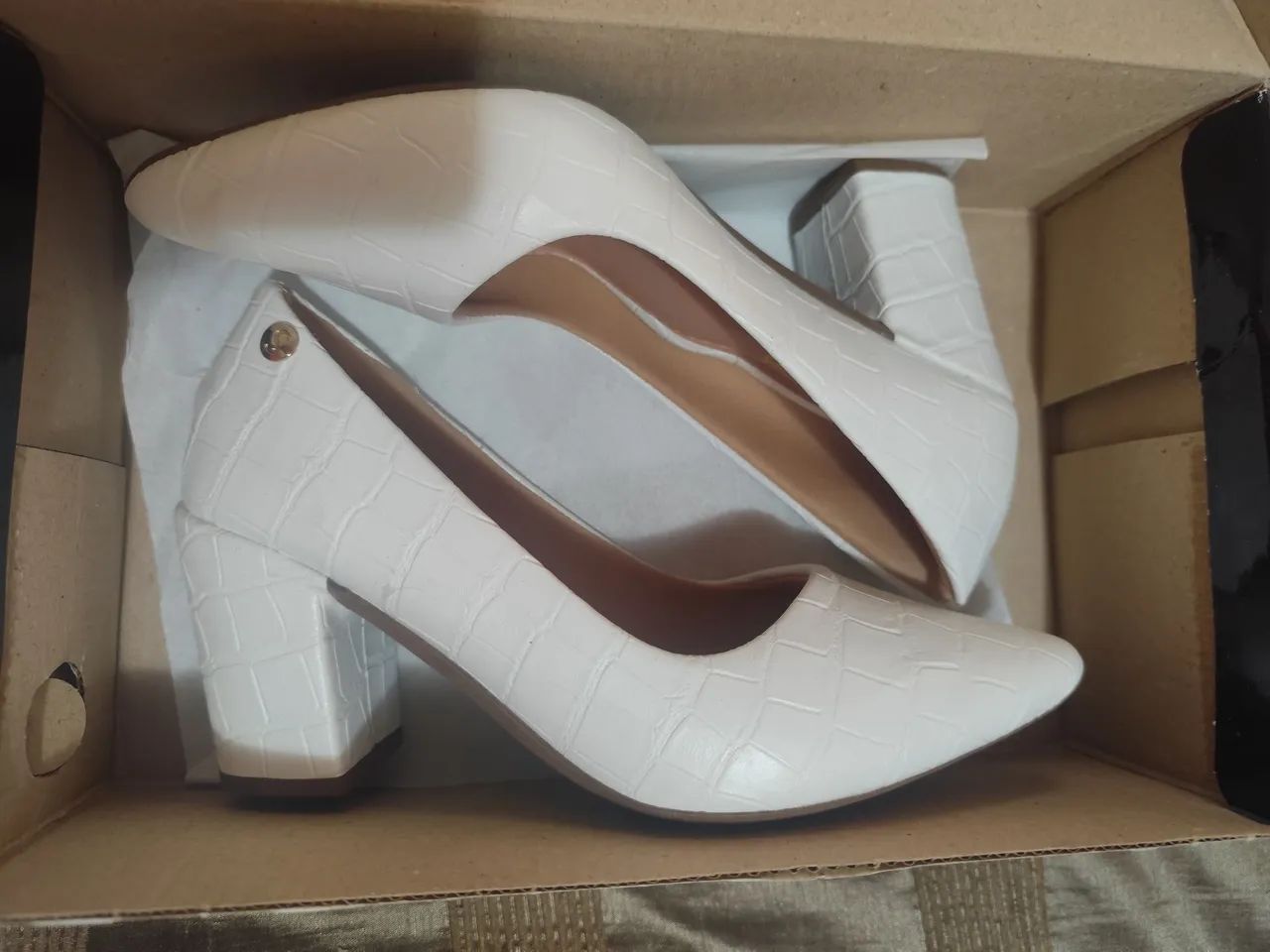Sapato scarpin branco feminino 