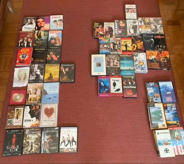 Fitas VHS e DVD's - diversos títulos - 