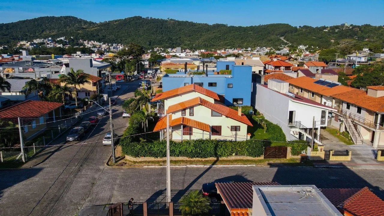 Casa com 4 quartos, 1 suíte, Bairro Centro, Garopaba/SC - Foto 4