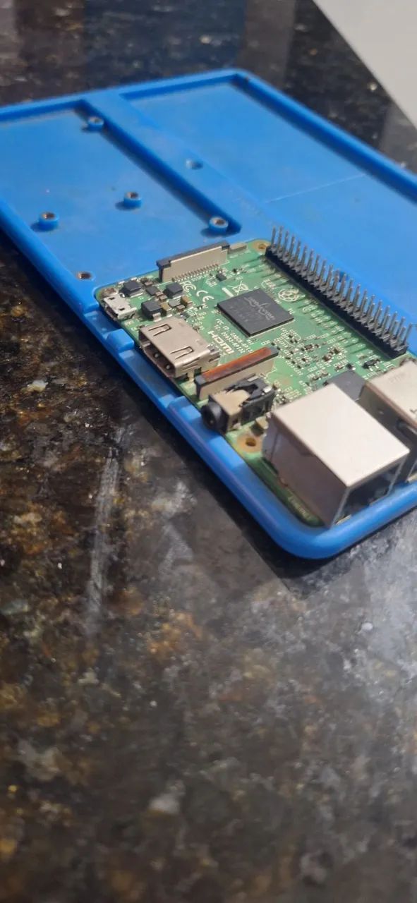 Raspberry Pi 3 + Case SunFounder + Cartão SD - Foto 3