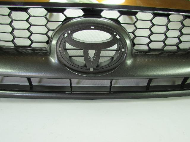 Grade Radiador Cinza Com Friso Cromado Hilux 2009 2010 2011 - Foto 3