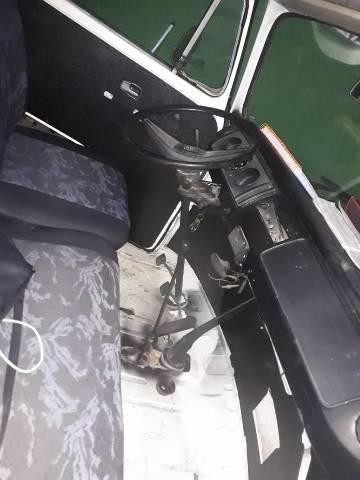 Kombi furgão 1989 top toda reformada,motor novo, setor direção novo,cambio zero revisado. - Foto 9
