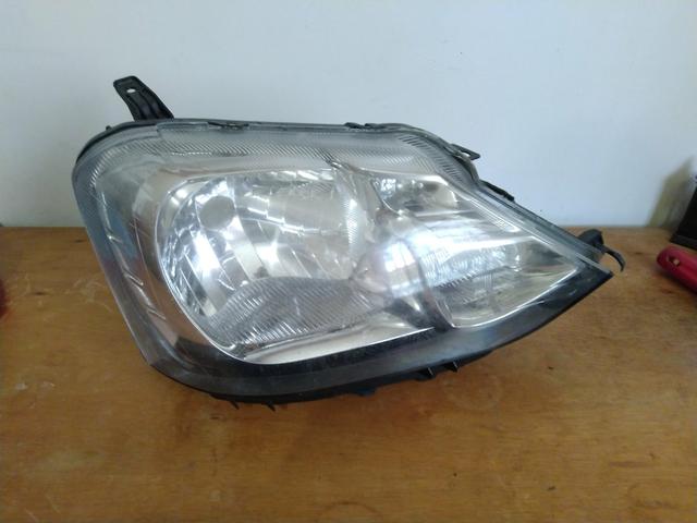 Farol Toyota Etios