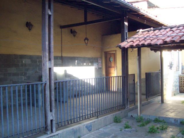 Casa colonial , 3 quartos , 4 vagas , habite-se , joão pinheiro , BH - Foto 17