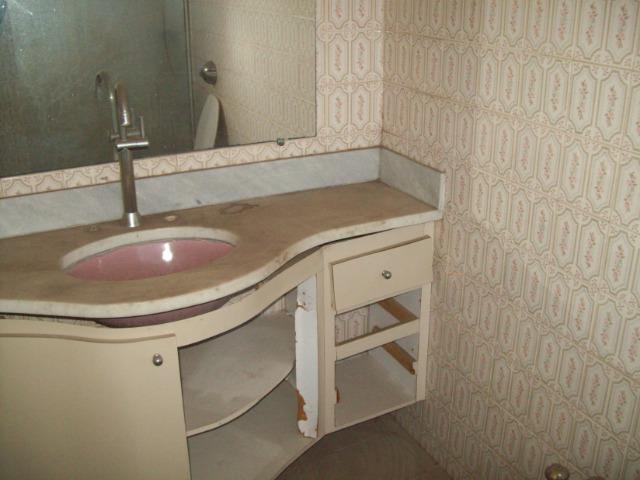Casa colonial , 3 quartos , 4 vagas , habite-se , joão pinheiro , BH - Foto 13