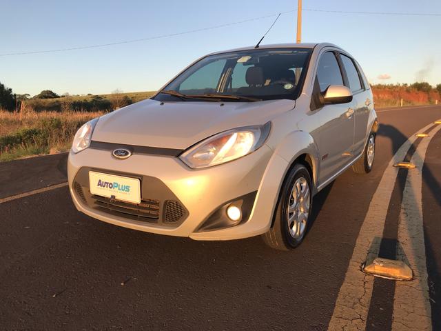 Ford Fiesta Class 1.6 2013 - Foto 13