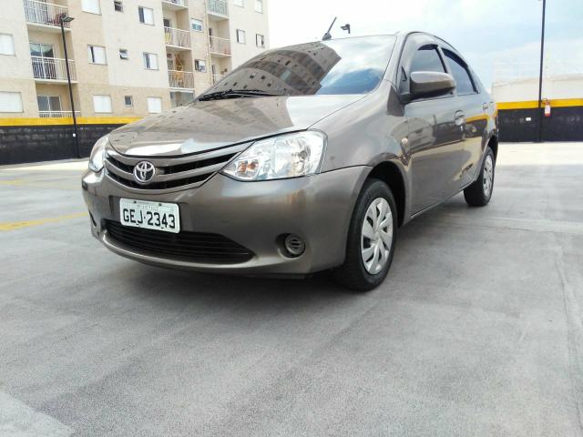 Etios sedan / 2017 / mecânico - Foto 10