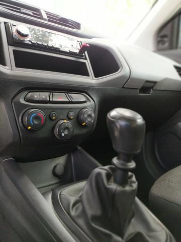 Oportunidade!! Onix Joy 2016/2017,motor 1.0 ,câmbio manual 6 marchas . Carro de mulher - Foto 15