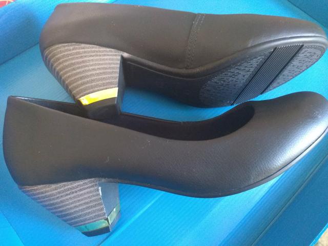 Sapato preto feminino - Foto 2