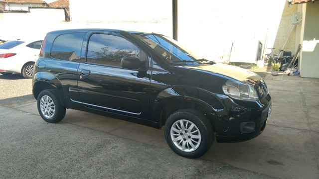 FIAT UNO VIVACE BÁSICO 2014