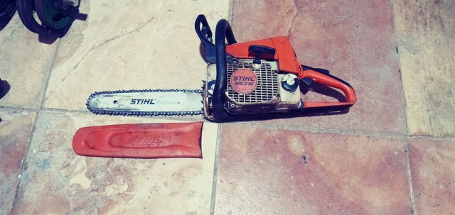 Motoserra STIHL 210 funcionando muito bem