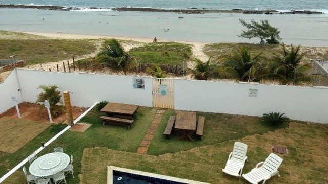 CHALÉ PRAIA BARRETA PÉ NA AREIA