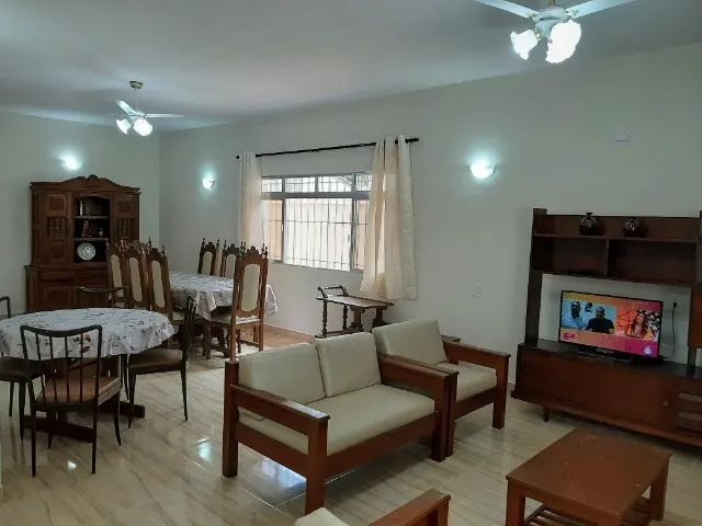 Casa em Guarujá, 04 dormitórios, localizada a uma quadra da praia - Foto 2