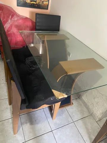 Mesa 3 cadeira + aparador 