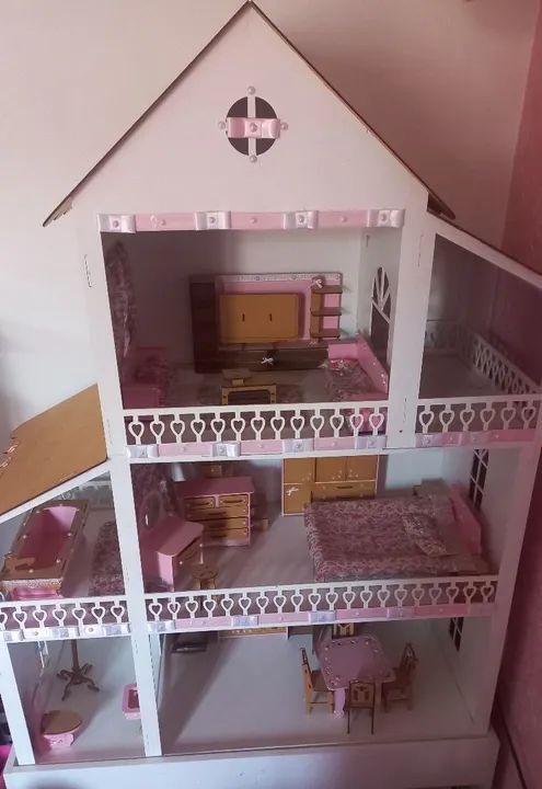 Casa de Boneca Linda e Completa