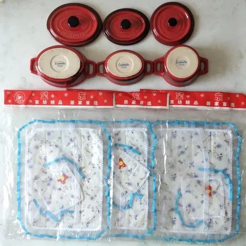 Mini Cassarola de porcelana e Jogo Americano