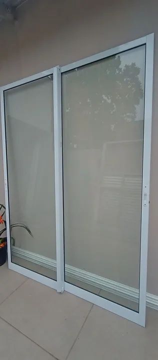 Porta Janela de Correr em Alumínio com Vidro/1,68×2,30  - Foto 2