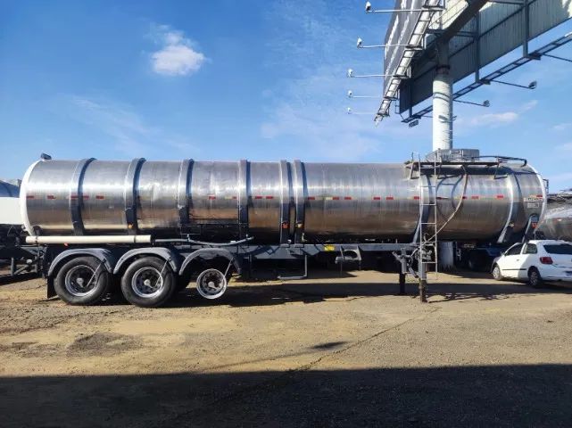 Carretas Tanque em Aço inox, Quimico / Alimenticio / Combustivel / Agua / Diversos modelos - Foto 11