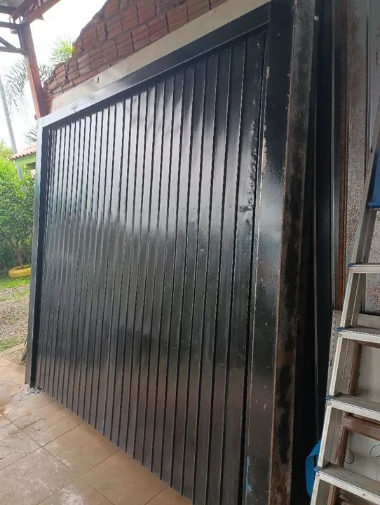 Portão de segurança em aço