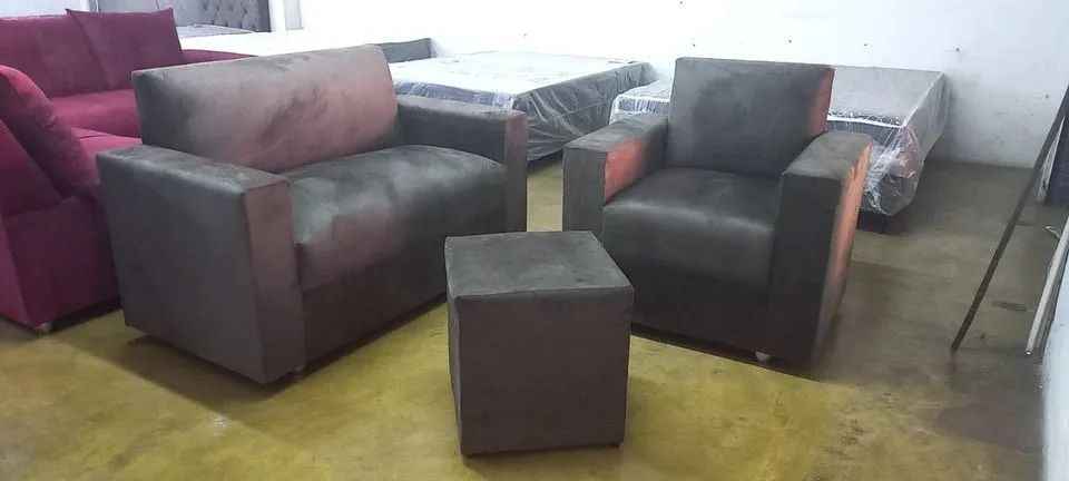 Poltronas Novas + Puff Direto Da Fábrica Entregamos Na Sua Casa