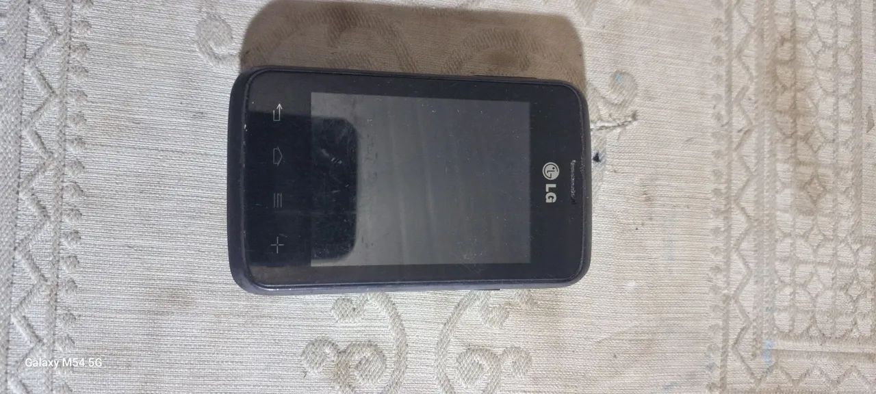 Celular antigo, lg  não sei se está funcionando  - Foto 3