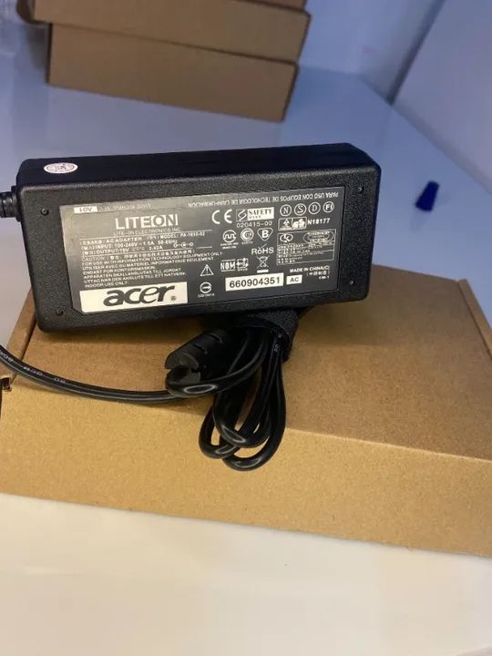 "Fonte Carregadora Universal para Notebook Acer"