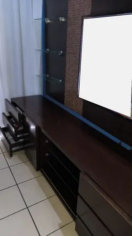 Rack em mdf com duas prateleiras de vidro e painel em mdf com três prateleiras de vidro. - Foto 3