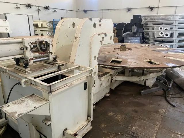 Maquina Injetora Rotativa Himaco para PVC expandido *faltando peças* - Foto 6