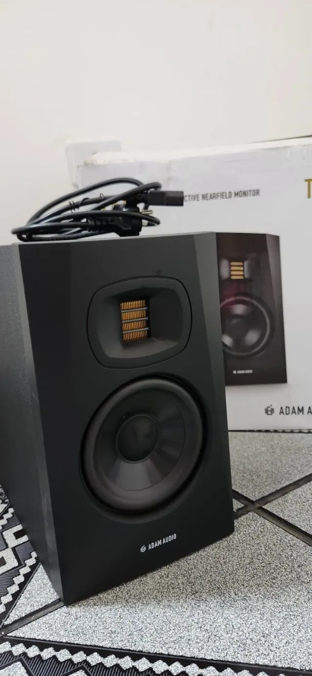 Par de Monitores de áudio ativo ADAM Audio T5V - Foto 2