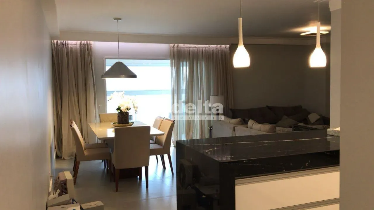 Apartamento disponível para venda no bairro Jardim Karaíba em Uberlândia-MG