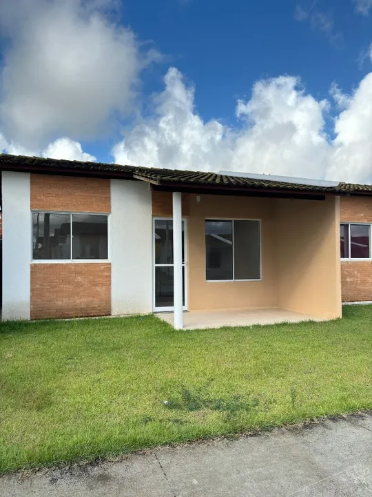 Vendo casa 2 quartos/varanda