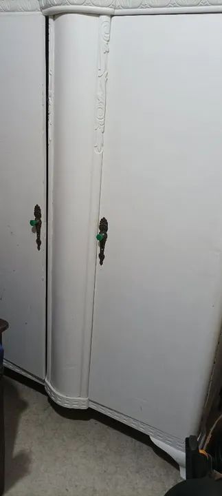Guarda roupa antigo bom estado bairro Floresta em Joinville  - Foto 3