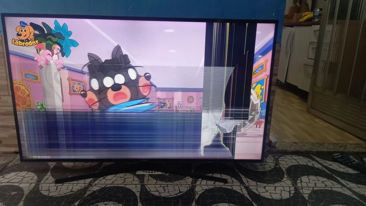 TV 55 polegadas com tela trincada - Foto 2
