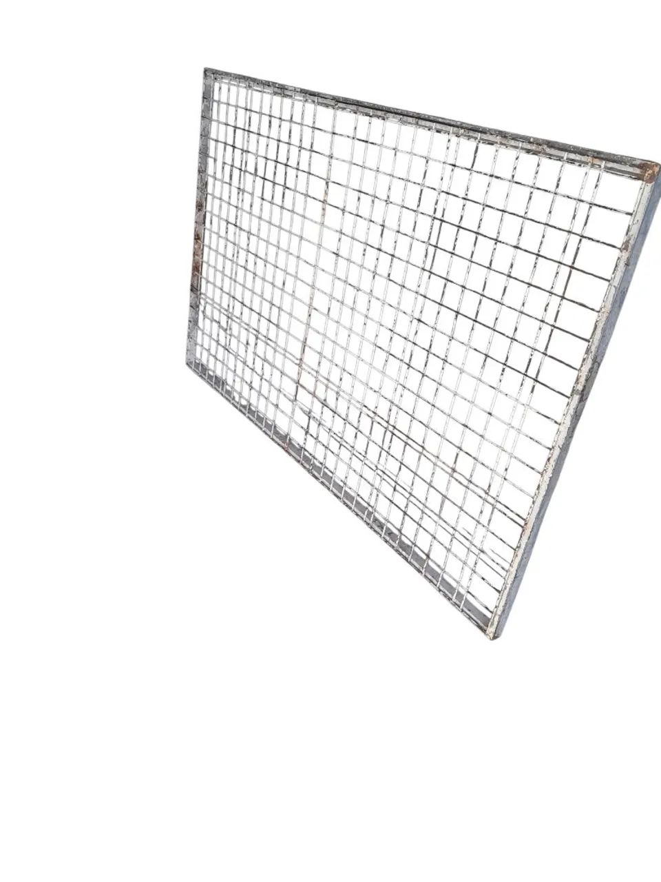 3 Grades de proteção em aço