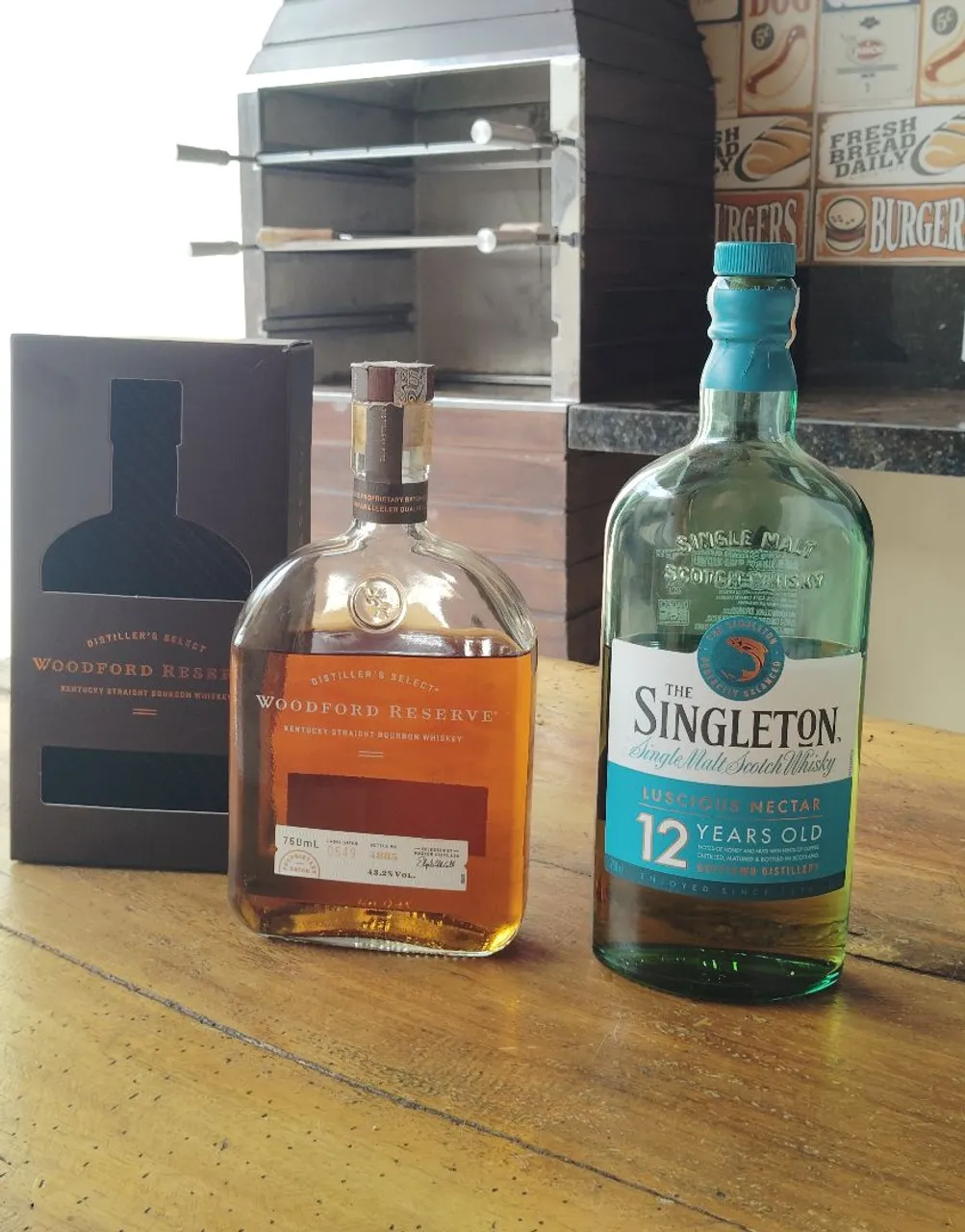 Kit Whisky Woodford Reserve e Singleton 12 anos
