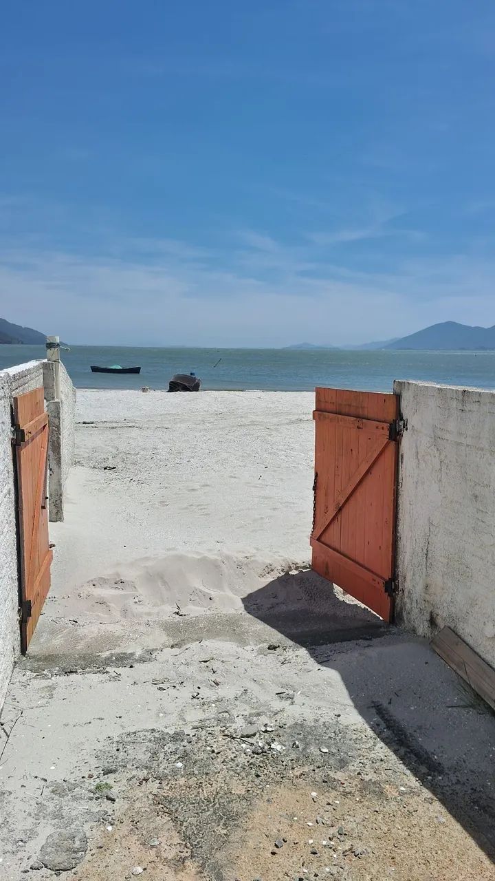 Casa de praia pé na areia avalio permuta ou troca