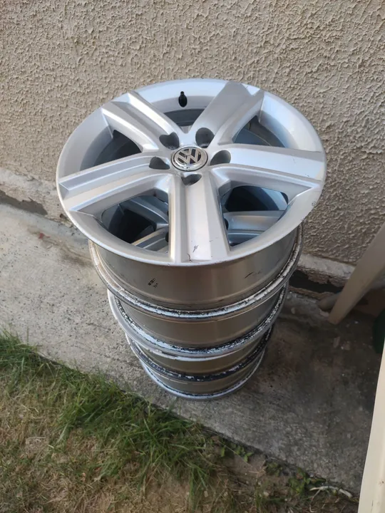 Jogo de roda aro 15 ,5 furos Volkswagen ,sem conserto