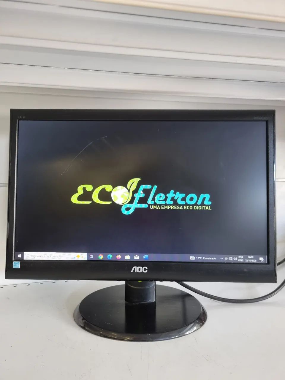 Monitor Aoc 19" Polegadas Widescreen com Leve Risco Externo (Não Interfere) 