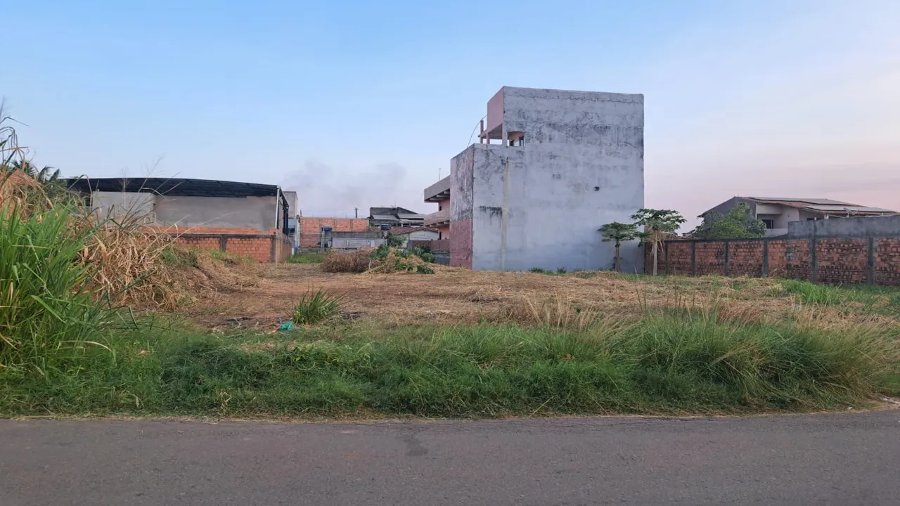 Vendo terreno no bairro Cidade Jardim