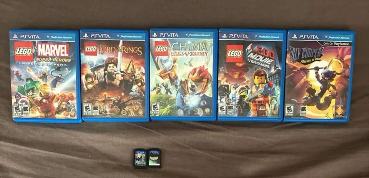 7 Jogos PS Vita - Originais + case de brinde para guardar jogos.