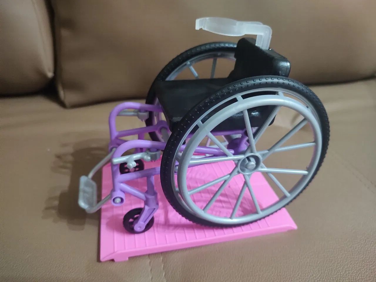 Cadeira de rodas Barbie  - Foto 3